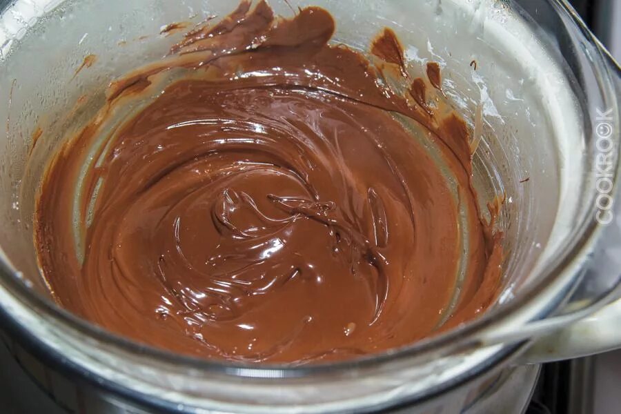 Растопленный шоколад. Растопить шоколад для глазури. Шоколад для растапливания. Плавленный шоколад.