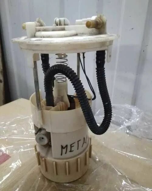 Топливный модуль рено меган 2. Рено меган 2 бензонасос в сборе. Топливный насос megane 2. 6. 6.