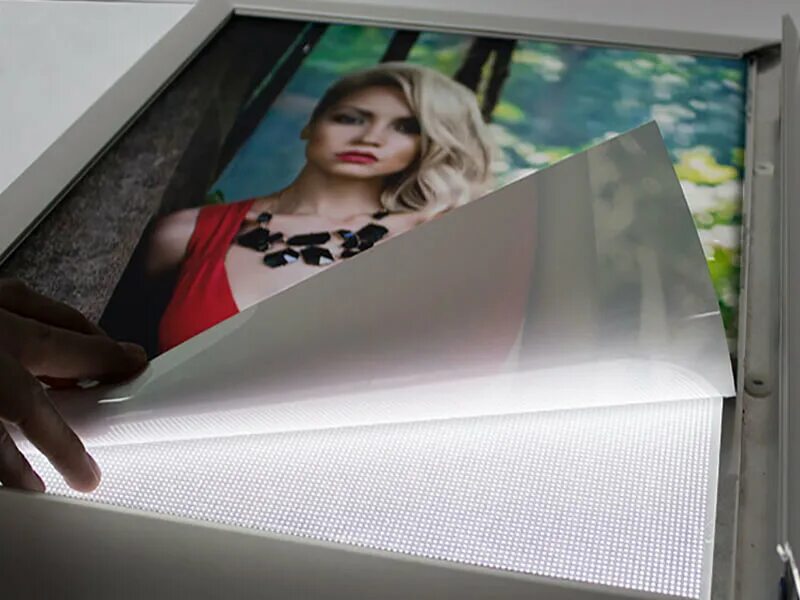 Пленка для световых коробов backlit. Пленка бэклит для световых коробов. Бэклит это. Печать на бэклите. Плёнка пэт бэклит.