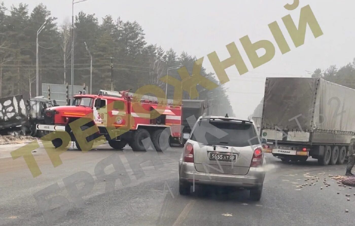 События на границе брянской с украиной. Авария Брянск военных грузовиков. Авария военного грузовика Брянская область.