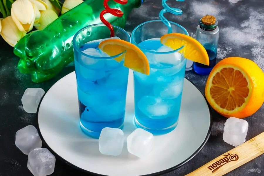 Голуба лагуна коктейль. Голубая лагуна коктейль. голубая лагуна напиток. хитз голубая лагуна напиток. старбакс коктейль голубая лагуна.