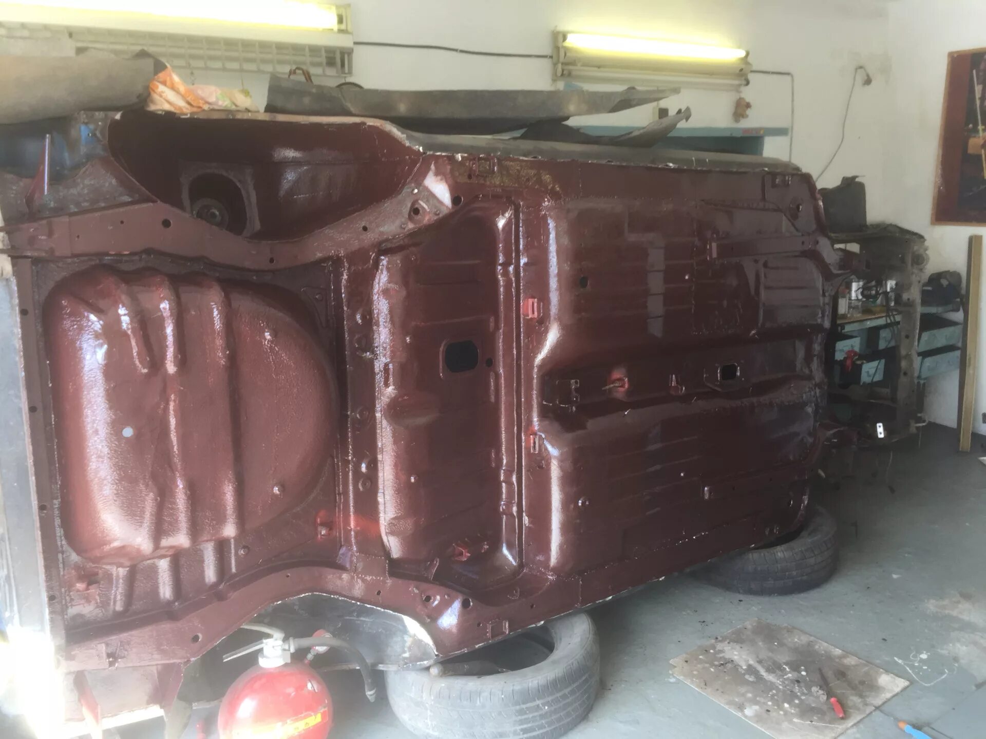 Днище ваз 2109 фото Доработка днища 2109. Грунтовка, антигравии и мастика. Lada 21093, 1,5 л, 2002