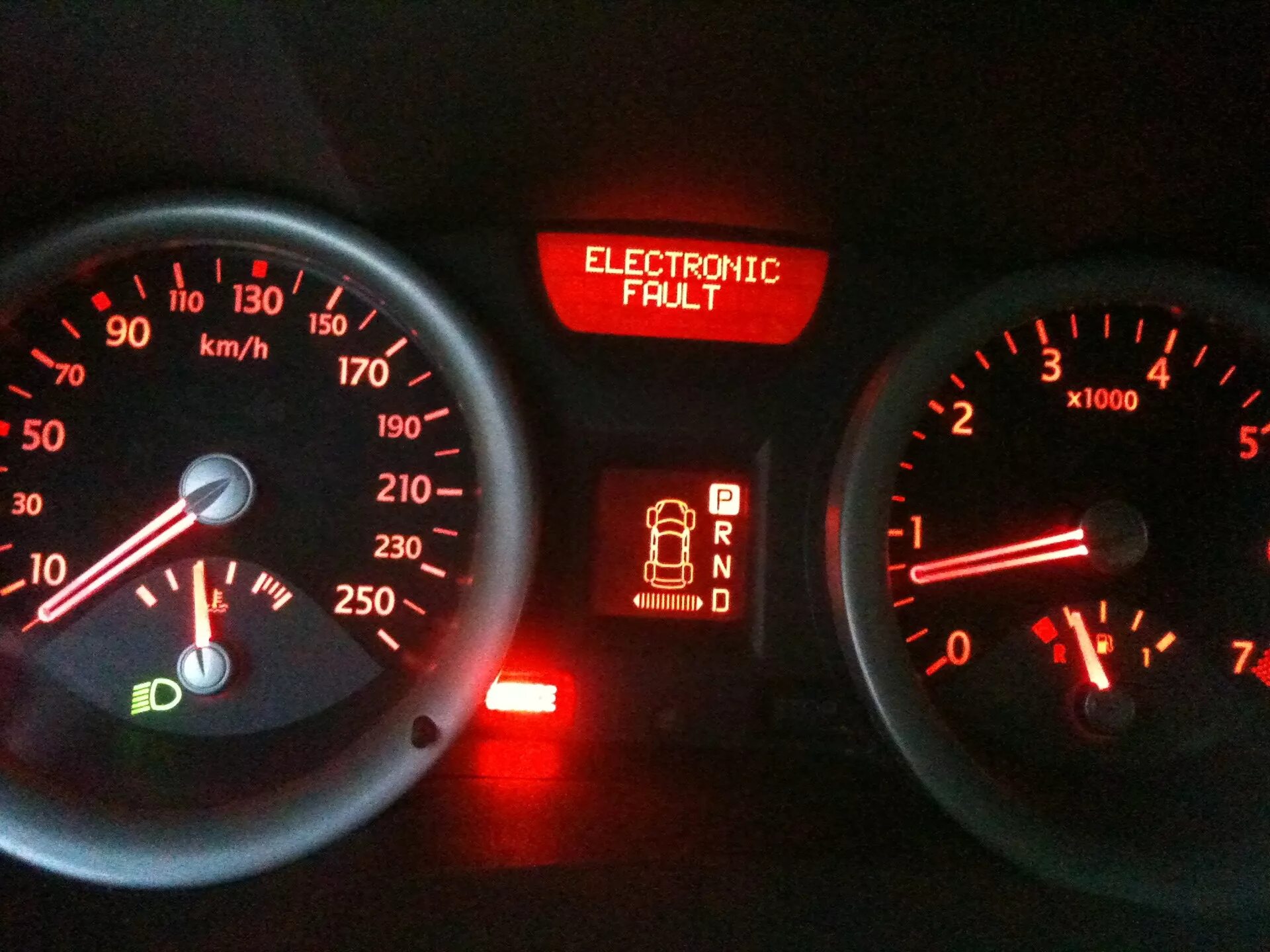 Electronic fault. Electronic fault меган 2. electronic fault рено. electronic fault что это на рено меган. электроник фаулт рено меган 2.