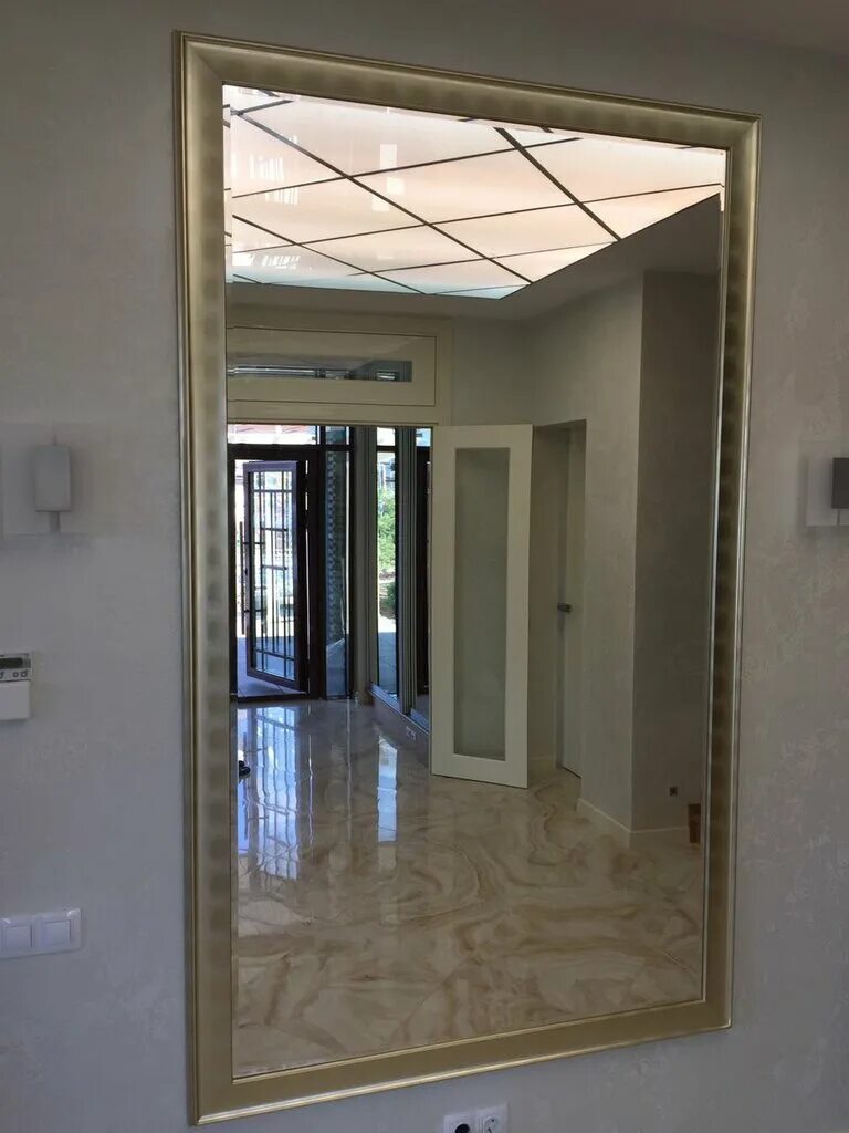 рамка для зеркала. плитка зеркальная титан фацет 200х200. изготовление и установка зеркал. зеркало в багетной раме. зеркальное панно.