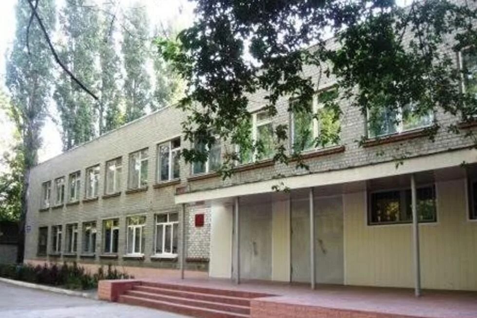 В каком городе 5 школа. Школа 5 саратов. школа номер 5 саратов заводской\. саратов школа моу сош 5. огородная 196 саратов 5 школа.