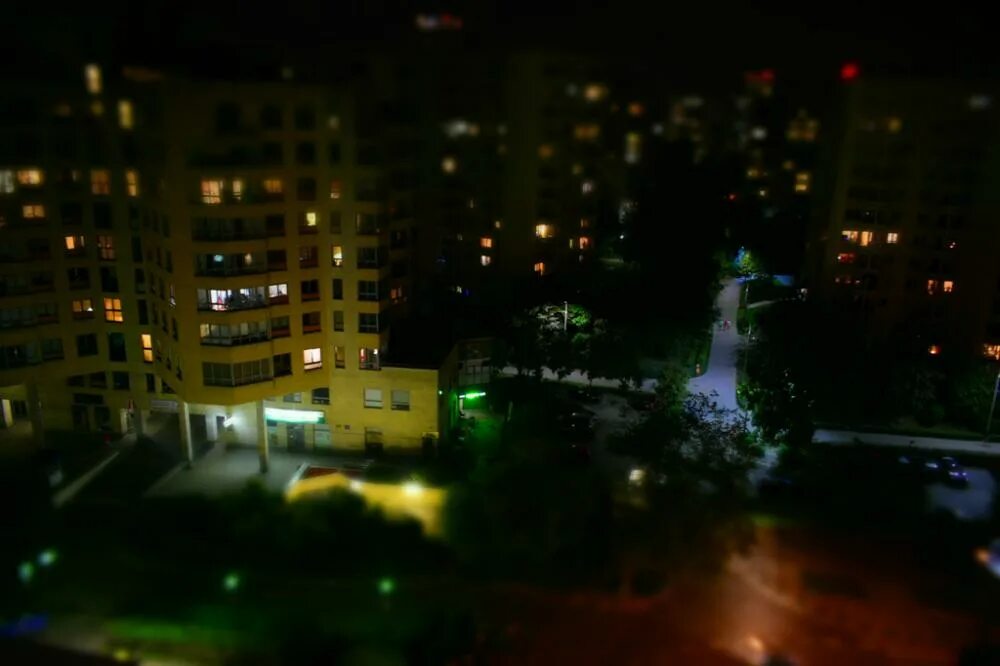 Закрытые города. Ночная дорога казань. Ночной тверь вид сверху. Можга ночью. Лос анджелес ночью дорога.