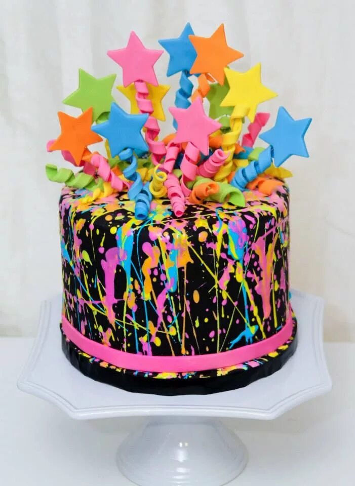 Цветное день рождения. Красивый яркий торт. Яркий торт. Яркий торт для девочки. Яркий тортик для девочки на день рождения.