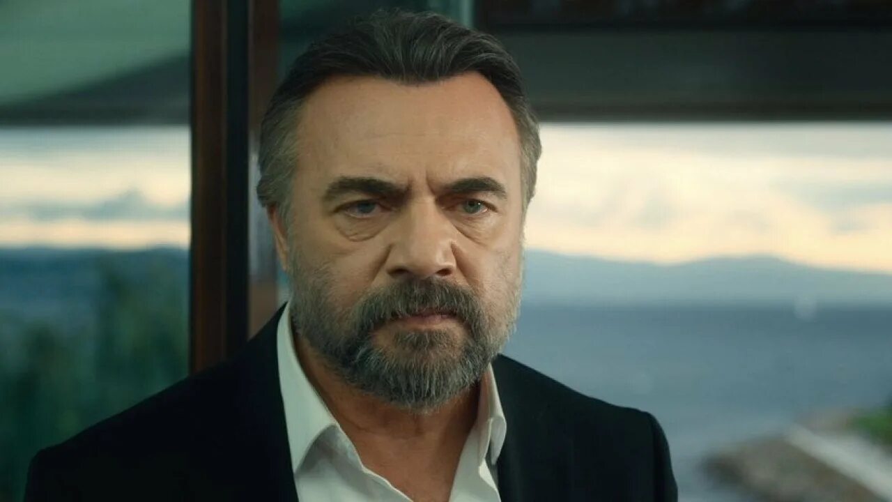 Джихан камер. Хакан карахан. Пелин акил. Bu cihana sığmazam 42 bölüm. Джихан.