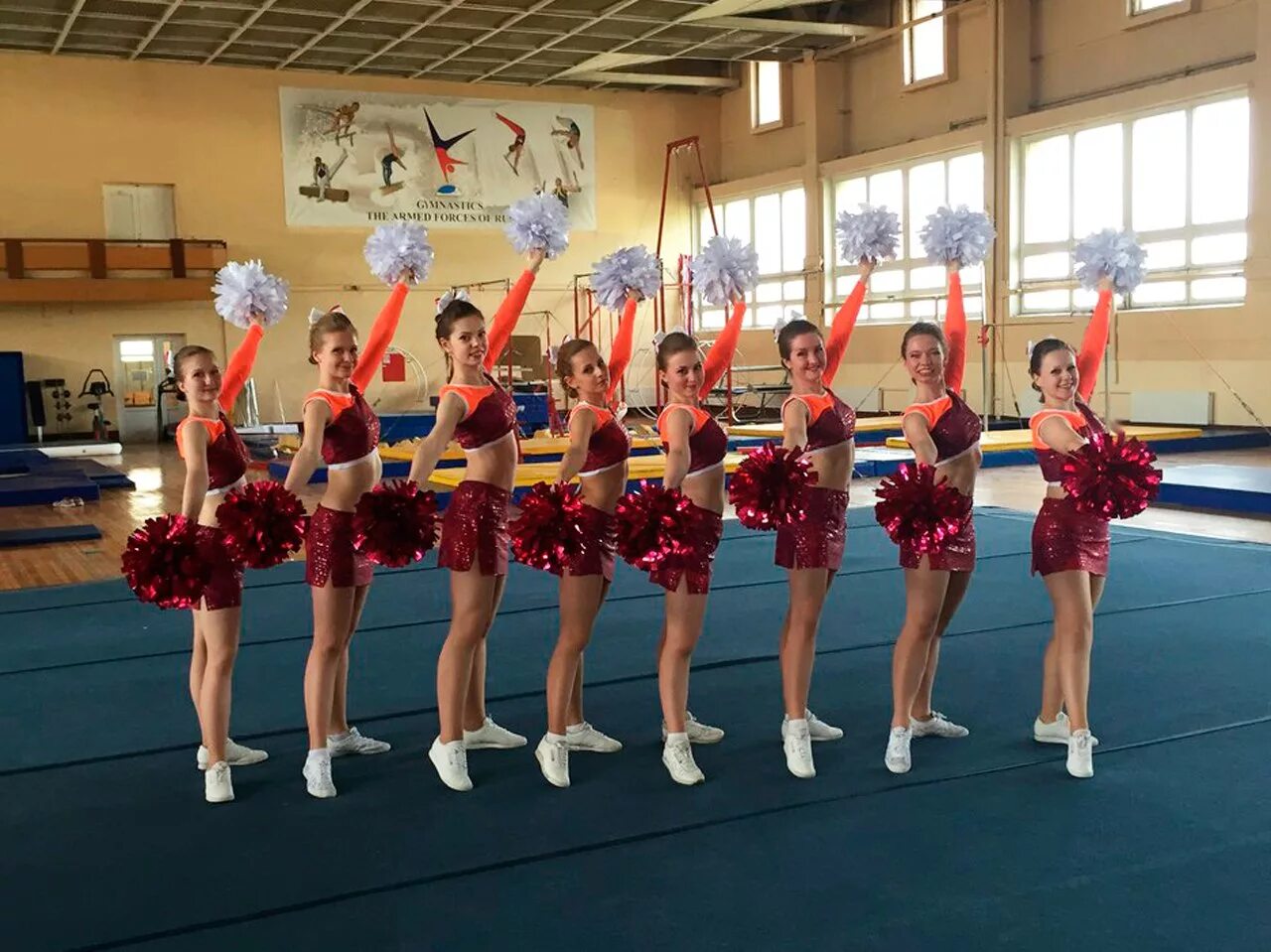 Черлидинг. Черлидинг в москве. Чир группа. Спортивный черлидинг. Черлидинг выступление.