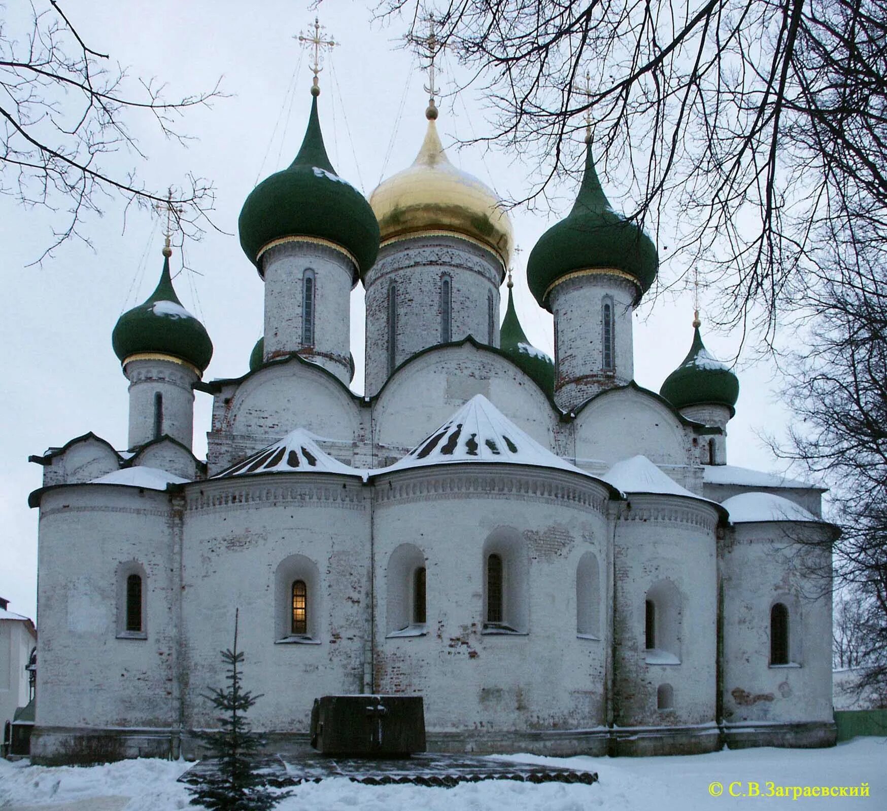 Русская церковь 14 век. Спасо-Приображенский монастырь в 16 век. Успенская трапезная Церковь (XVI век) Суздаль.