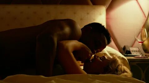 Loving Margot Robbie.
