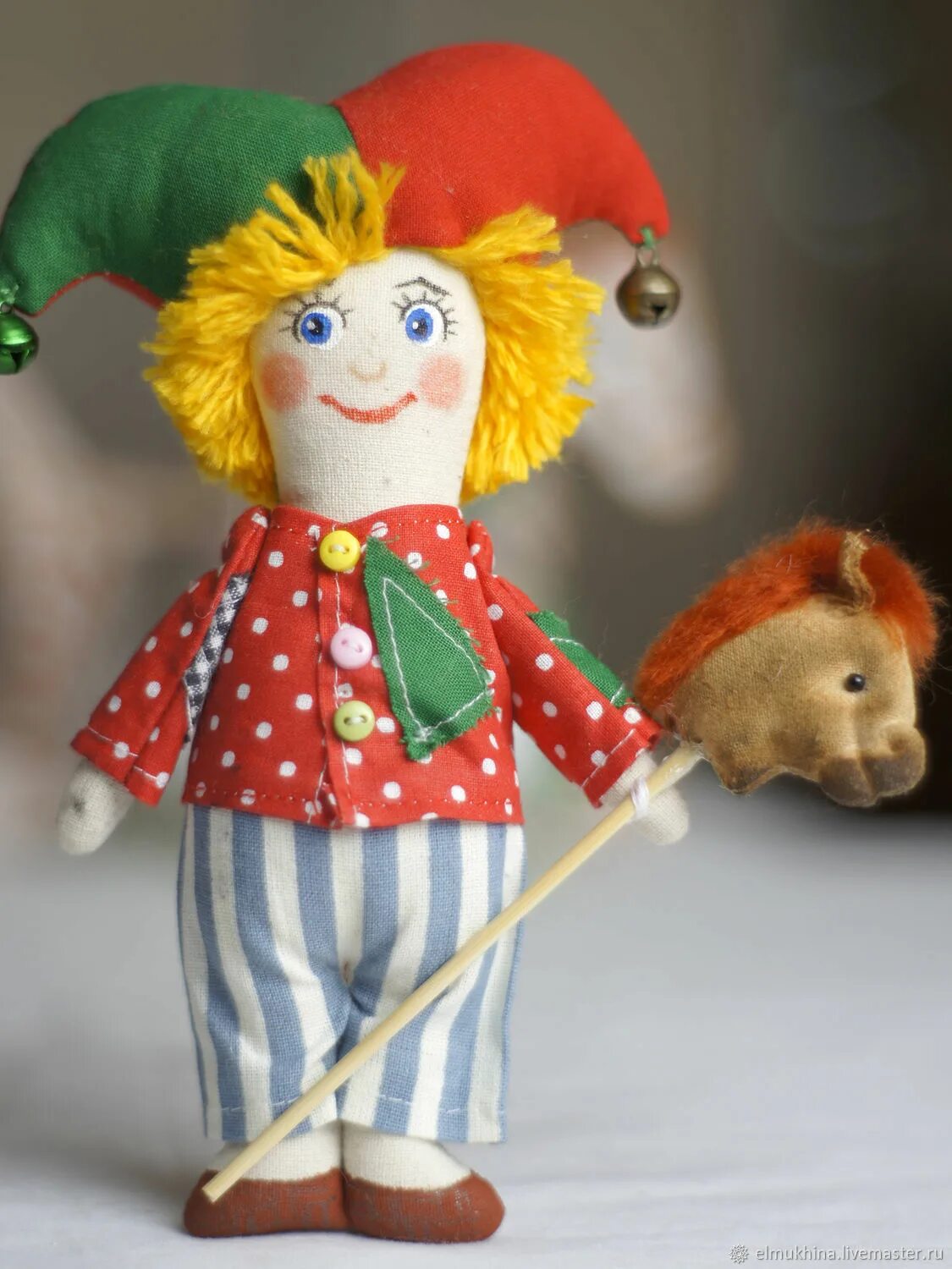 петрушка без лица. сделать петрушку. петрушка скоморох кукла. пигментация петрушки. вялая петрушка.
