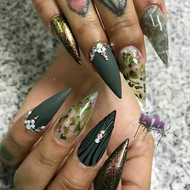 75 Chic Classy Acrylic Stiletto Nails Design You'll Love - Page 64 of 75 - Fashi