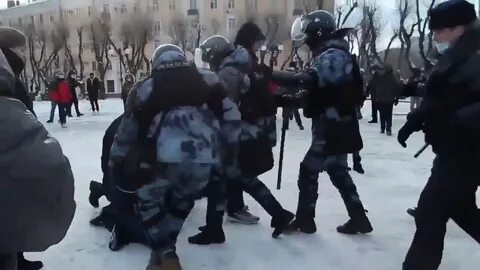 Русскую поставили на колени