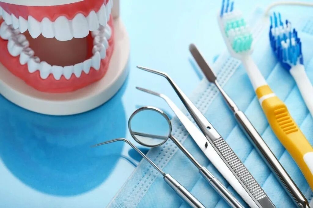 Чистка зубов казань. Профгигиена полости рта. Профессиональная гигиена Air Flow. Сайт стоматологии. Зубы стоматология.