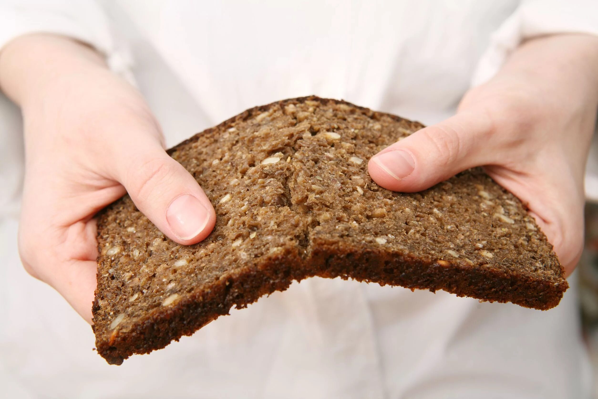 Хлеба владимирский хлебозавод. Хлеб австрийский бездрожжевой. Ржаной белорусский закисной хлеб. Темный хлеб. Вкус ржаного хлеба.