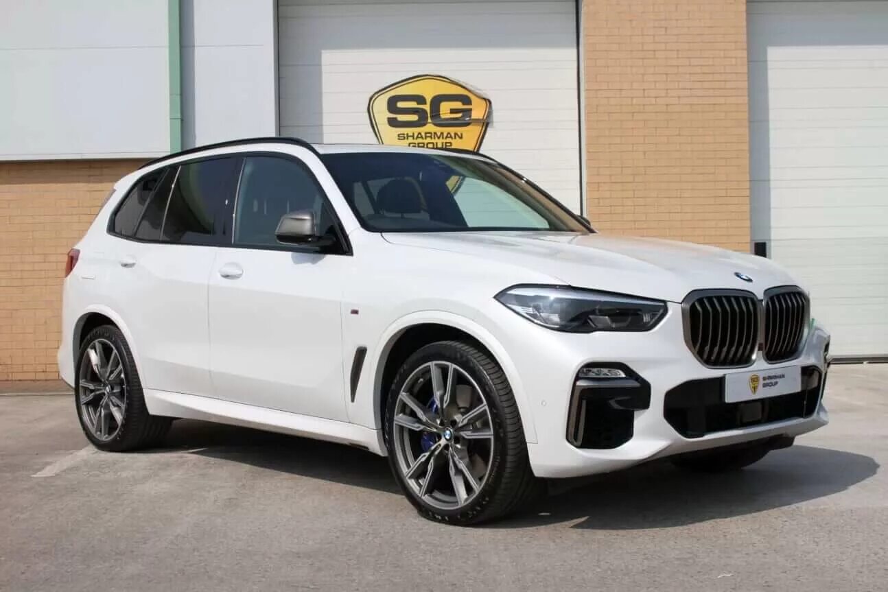 X5 g05 отзывы. БМВ x5 g05 m50d. BMW x5 m50d 2020. BMW x5 g05 White. BMW x5 m50d 2019.