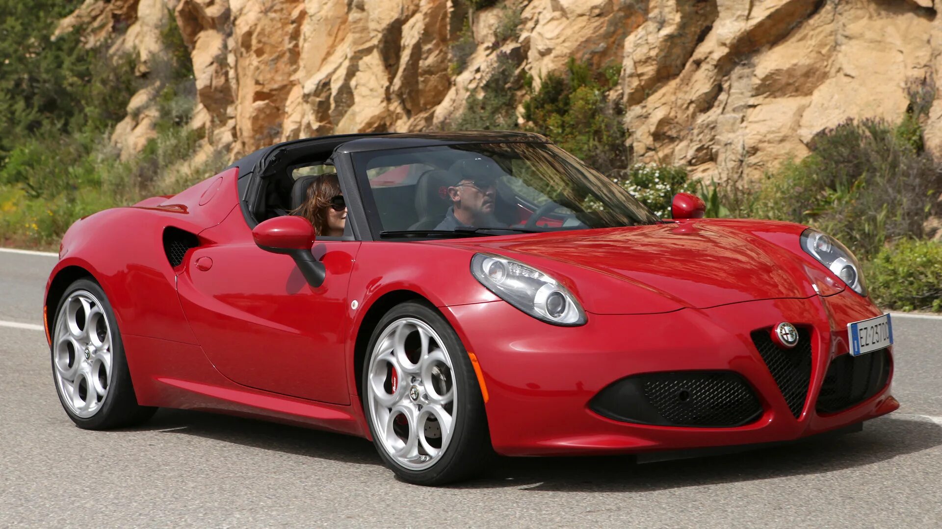 Alfa Romeo 4c 2021. Alfa Romeo 4c Spider. Альфа Ромео 4с Спайдер. Alfa Romeo 2015.