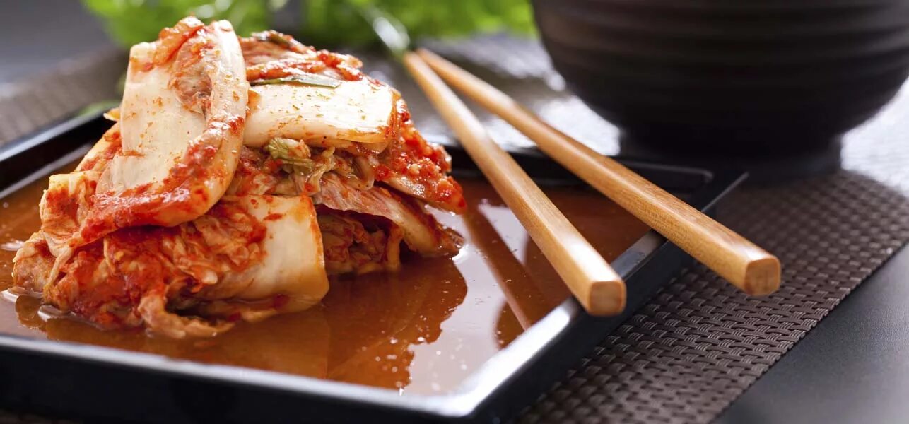 Kimchi загородный. Корейская капуста кимчи. Кимчи Удонг. Национальное блюдо Кореи кимчхи.