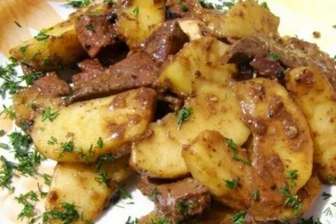Жареная картошка с луком и печенью
