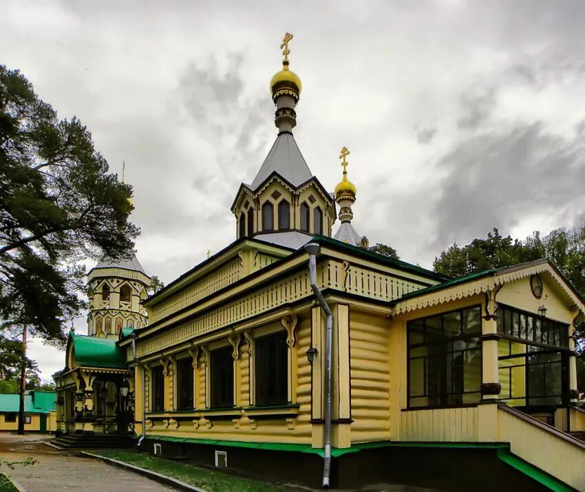 Посёлок удельная раменский храм. Церковь в удельной раменского. Удельная раменский г о. Удельная раменский г о. Храм троицы живоначальной в удельной (удельная).