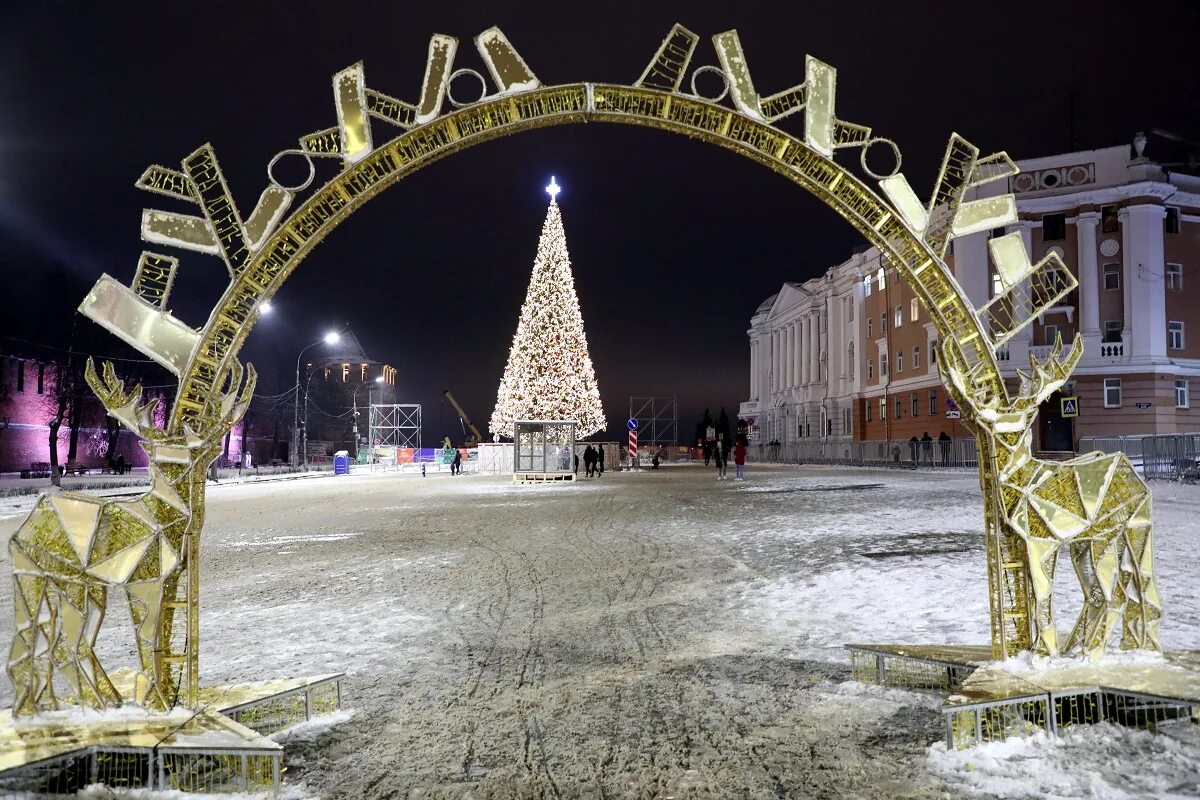 Новые города за 15 лет. Покровка Нижний Новгород 2022. Главная елка Нижнего Новгорода 2022. Нижний Новгород зимой 2022. Большая Покровская Нижний Новгород новый год 2022.