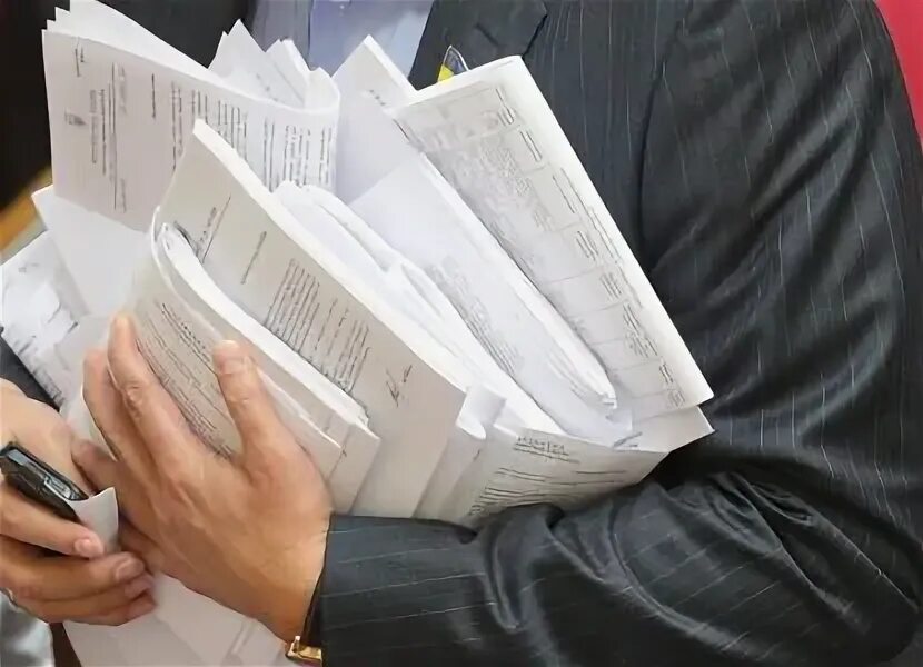 Выемка документов следователем. Выемка документов. изъятие документов. выемка дел это. фото выемка документов.