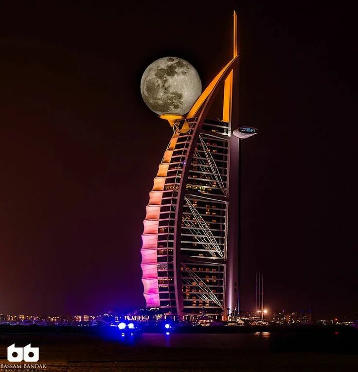 LA TORRE DE LA LUNA CRECIENTE DUBAI Dubai architecture, Architecture, Dubai