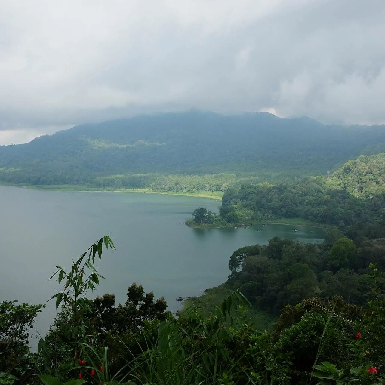 Москва индонезия. Озеро Бали. Озеро Бали в Челябинской области. Twin Lake Bali.