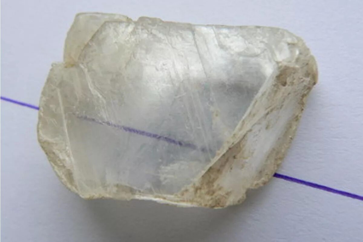 Марьино стекло минерал свойства. Камень антик формы купить. Гипс камень. Кристаллы гипса марьино стекло. Гипс пластинчатый минерал.