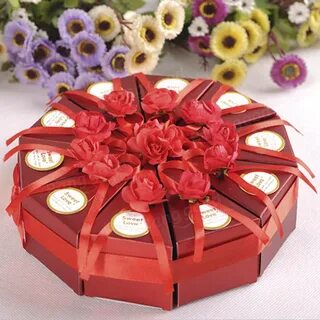 Конфеты и коробка стоят 15