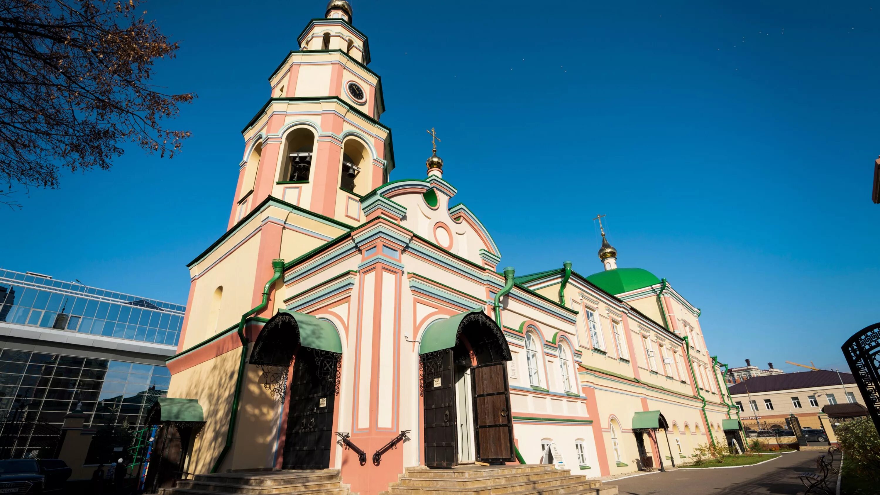 Духов храм казань. Казань церковь сошествия св. Решения г казани. Духосошественский храм казань. Духов храм казань.