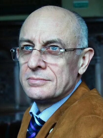 Кадиев хачатрян. Осман кадиев. Осман анжи кадиев осман. Кадиев хачатрян. Директор анжи.