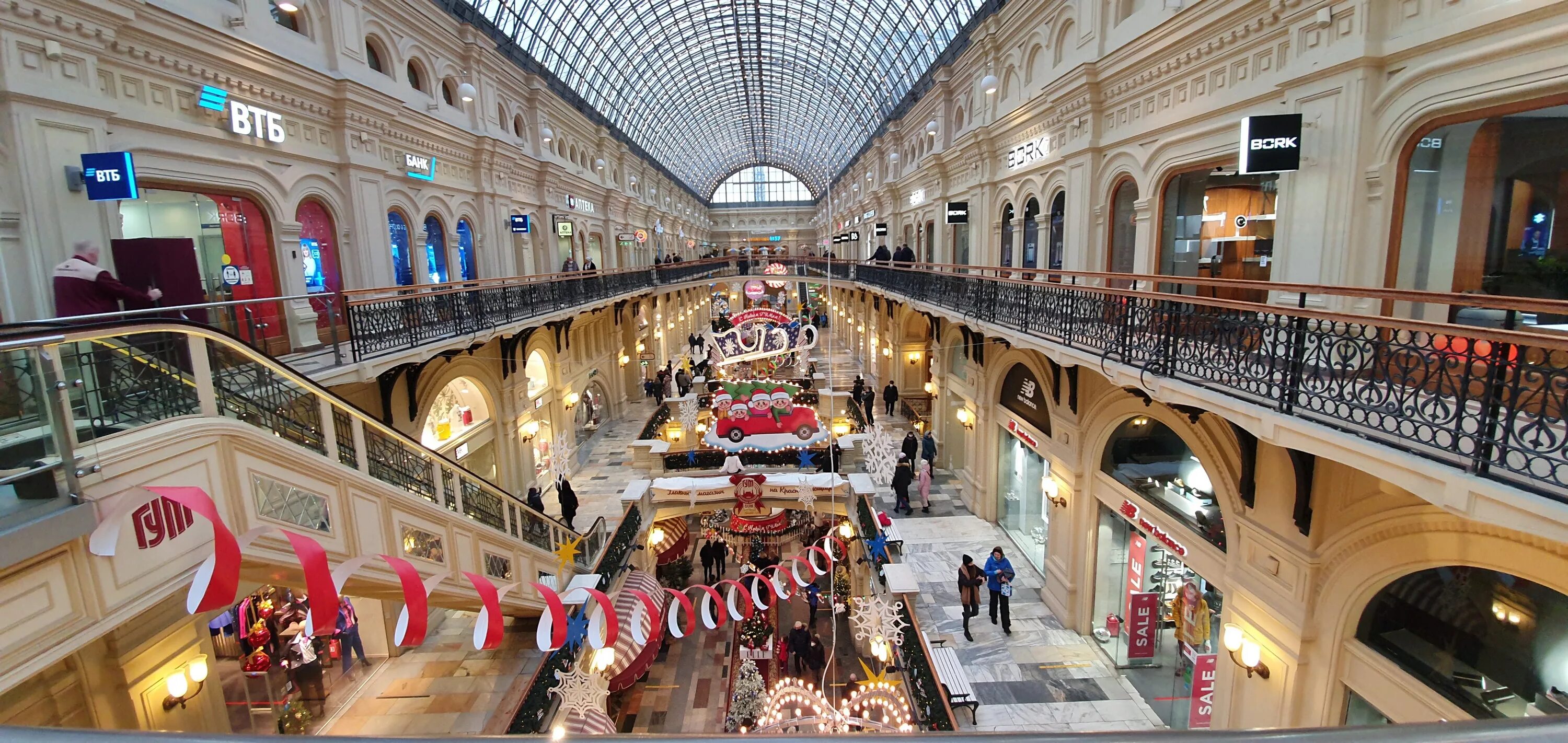 Площадь цума в москве. Гум 2025. красная площадь цум гум. moscow гум 2025. гум внутри 2025.