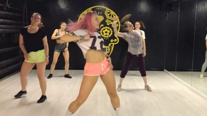 Киборг скелет. Робот скелет. Бразильский фанк для тренировок. Robot brazilian funk. Бразильский фанк танец.