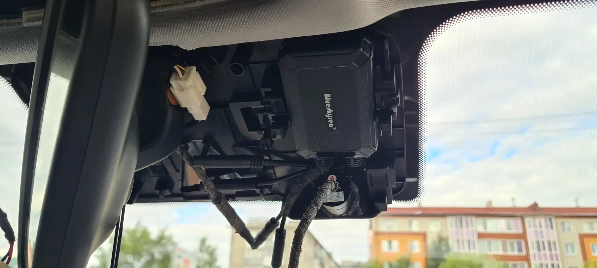 Установка регистратора на тигра 8про в штатное место + задняя камера - Chery Tig