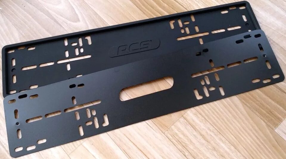 Рамка номера rcs light. Rsc рамки. Rsc рамки. Номерные рамки ркс силиконовая. Rsc рамки.