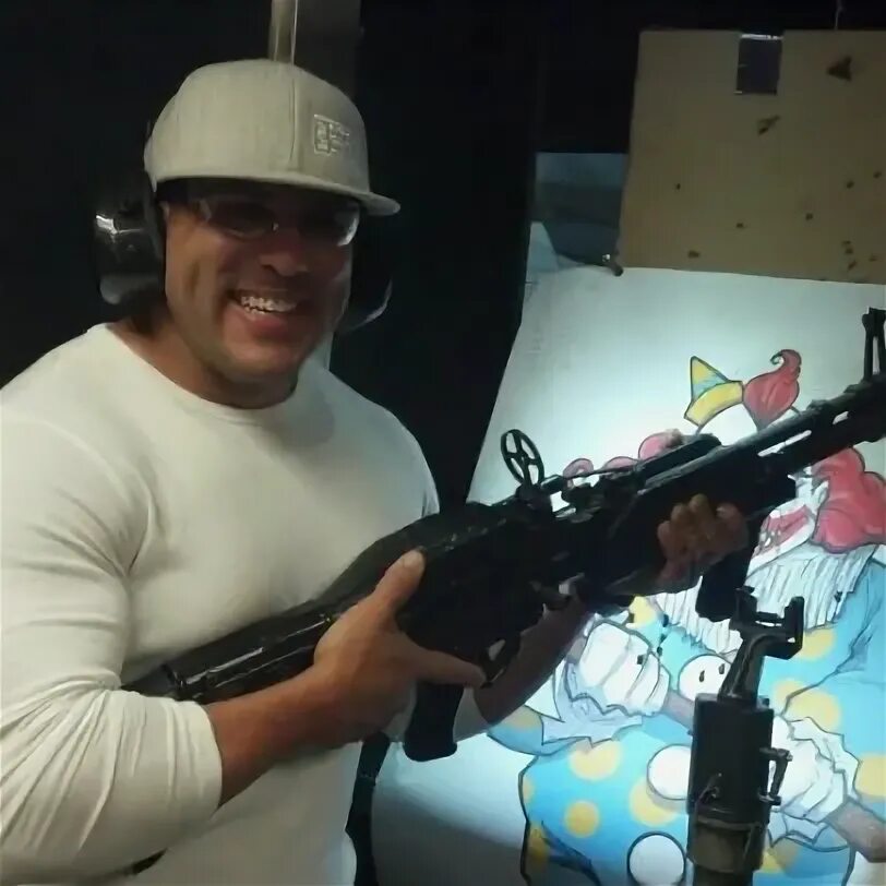 Gun vegas. Gun vegas. Gun vegas. New vegas gun runners. Пулемет лад.