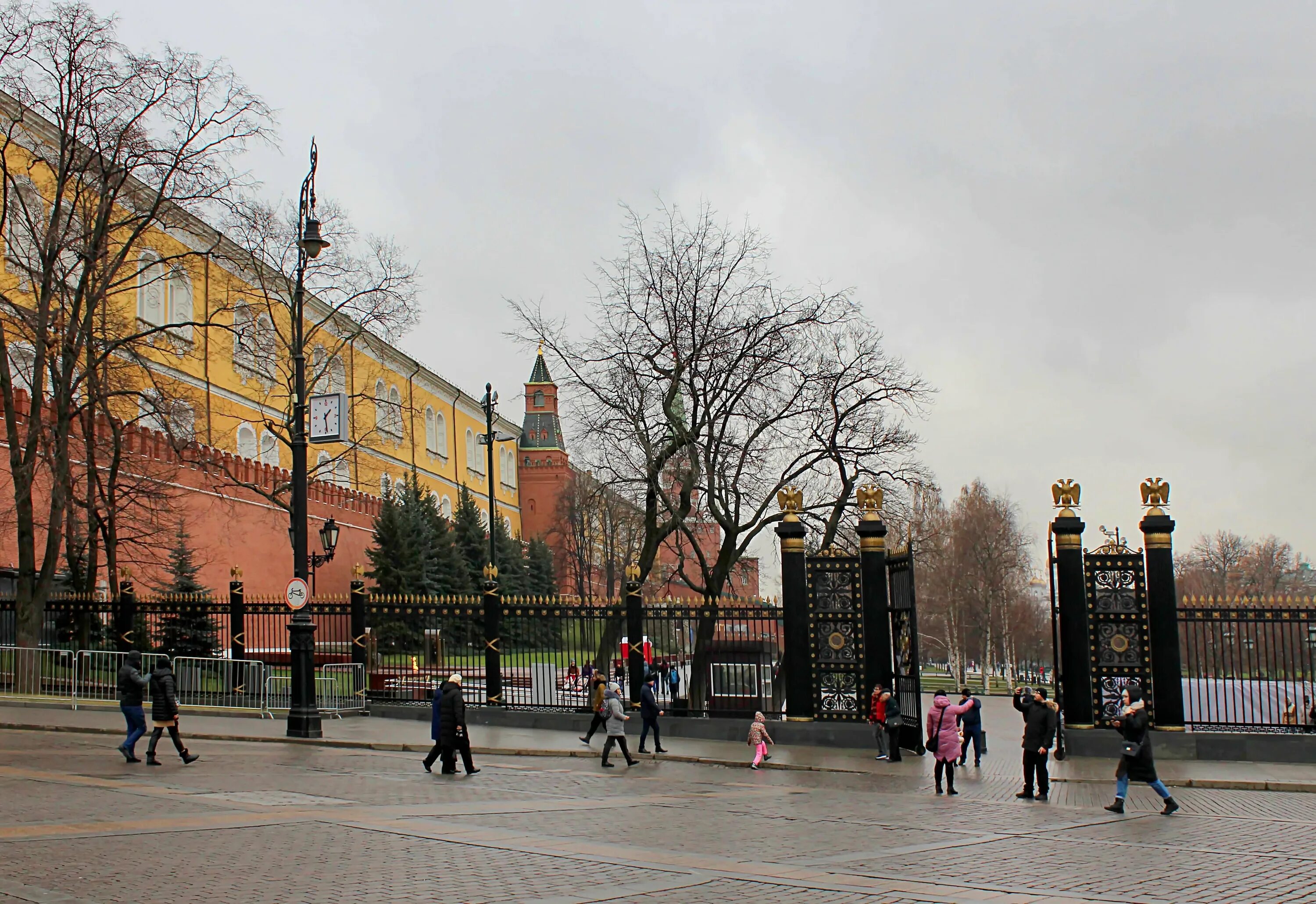 Александровский сад какого года. Александровский сад москва. Александровский парк москва. Парк александровский сад москва. Александровский сад франция.