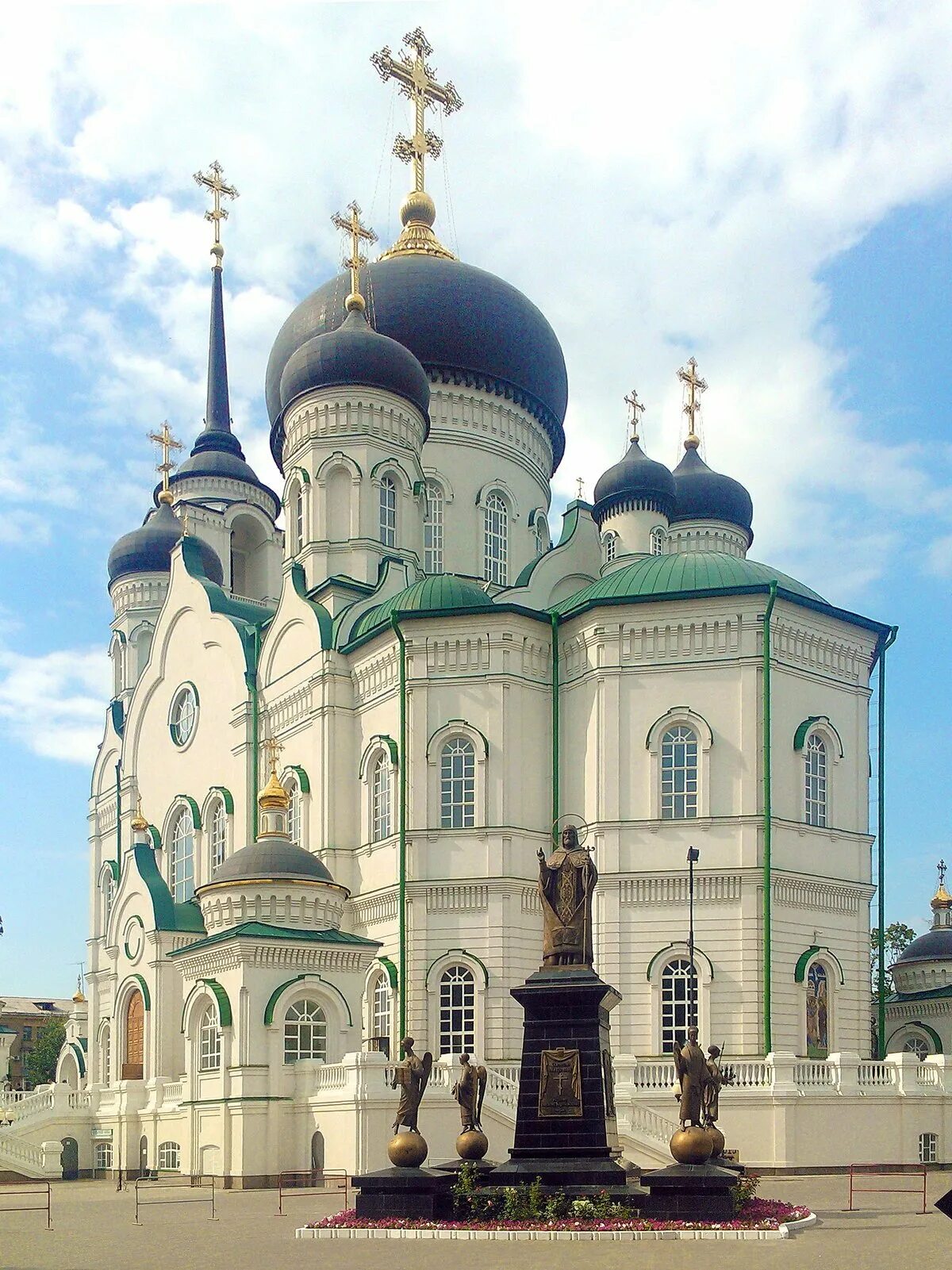 Показать фотографии церкви. Красивый храм. Красивый храм. Храм святого игоря черниговского 2005. Церковь.