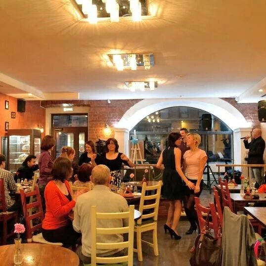 Amarcord ресторан спб. Амаркорд кафе на жуковского. Амаркорд ресторан спб. Амаркорд кафе санкт-петербург. Итальянский ресторан на жуковского амаркорд.