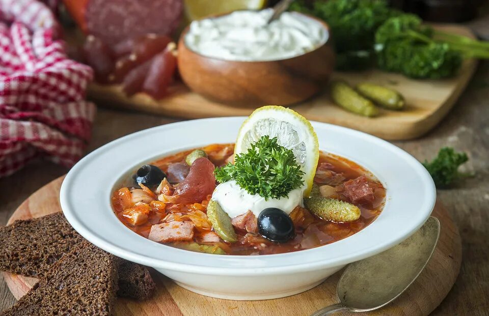 Блюда иностранцев. Русская кухня. блюда русской кухни. русские национальные блюда. супы русской кухни.