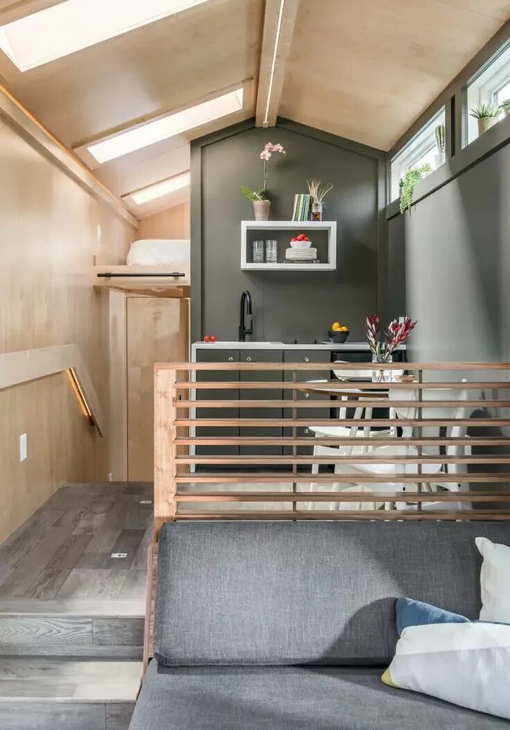 Tiny house 25 m2. Тини хаус с односкатной крышей. Домик тини хаус. Tiny house планировки. Тини хаус (tiny house).