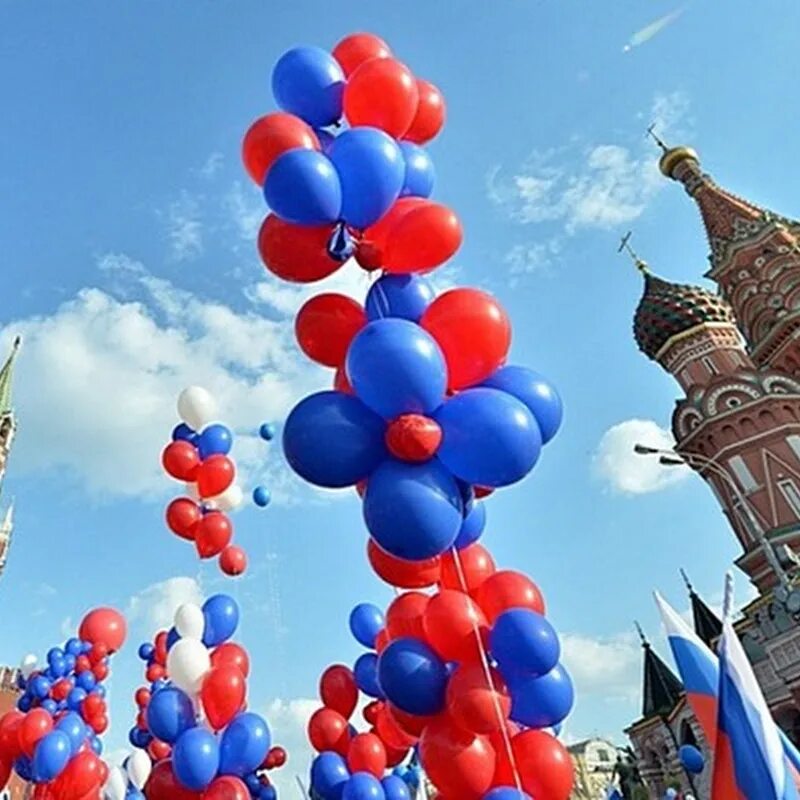 Май креатив. День России праздник в городе. Красная площадь праздник. День России в Москве. Воздушные шары на красной площади.