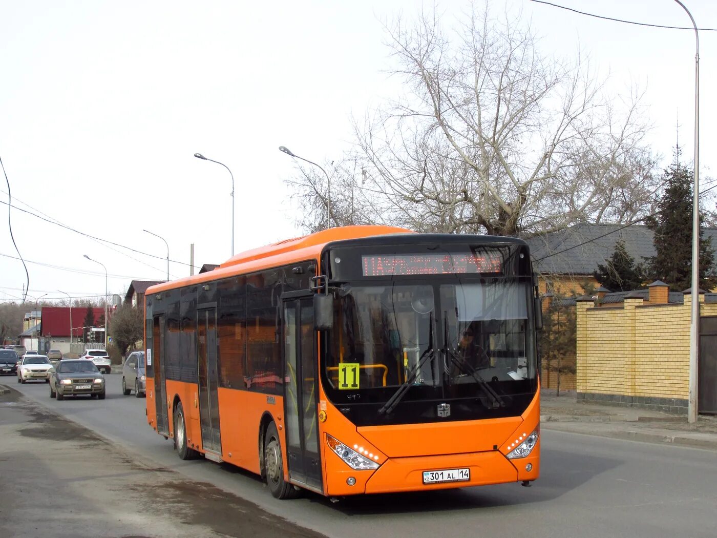 301 маршрутка новосибирск. Zhong Tong lck6127h. Автобус 301. Общественный транспорт 301. СЕМАЗ.