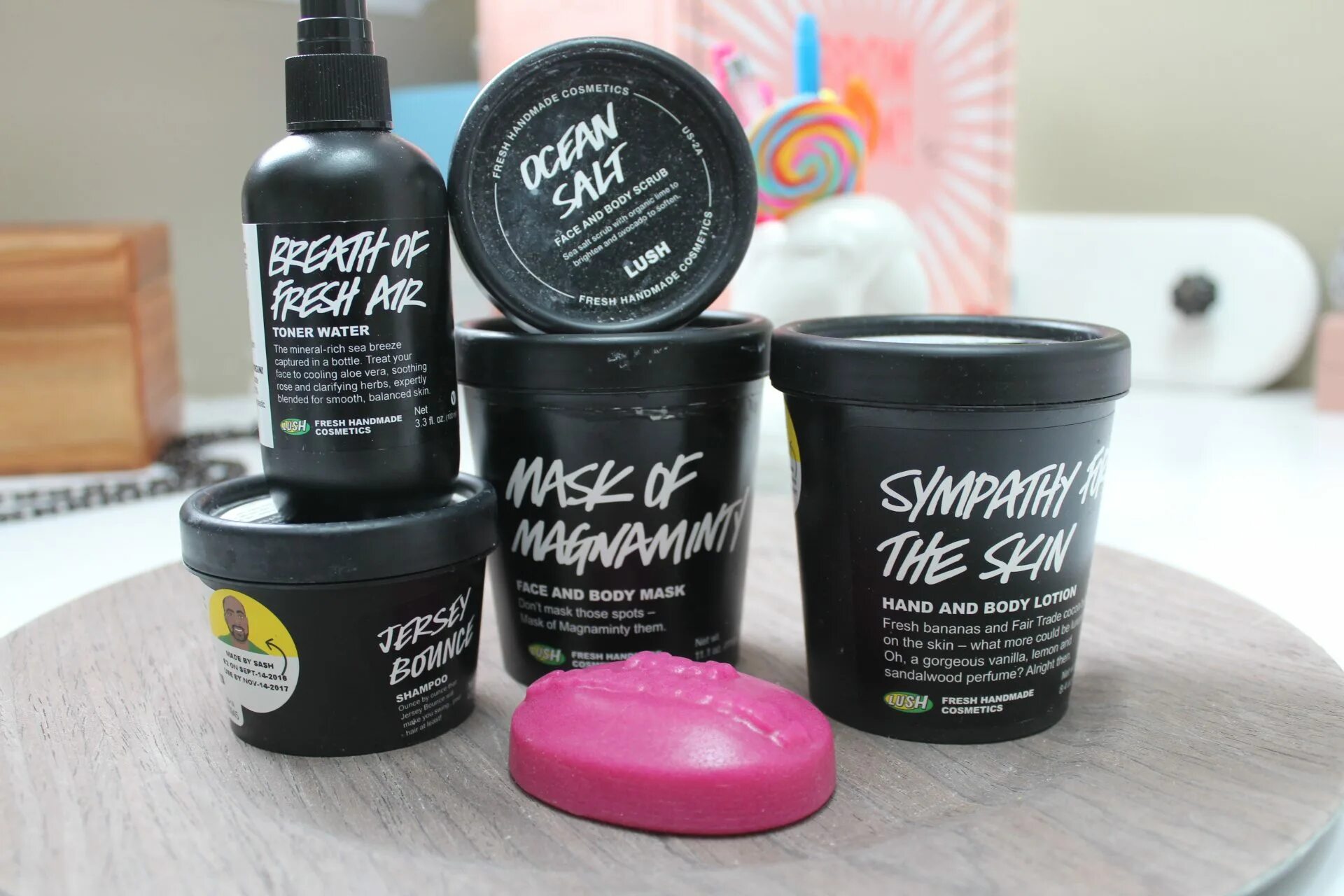 Косметика лаш купить. Лаш 1. Lush Cosmetics. Lush косметика интернет магазин. Lash косметика интернет магазин.