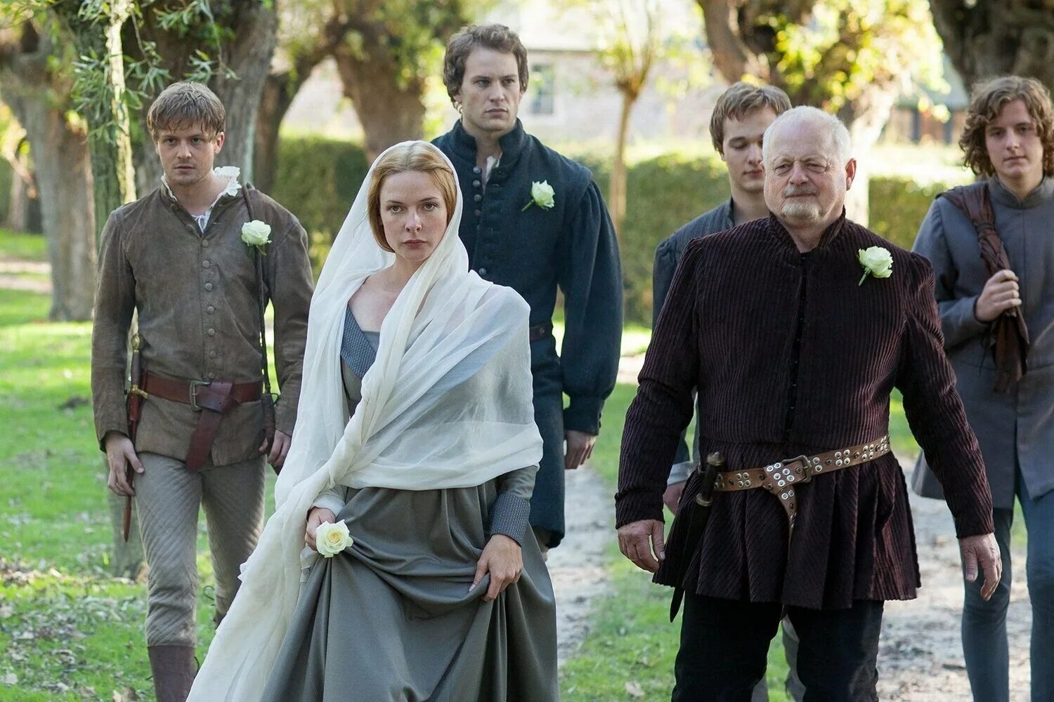 Белая принцесса (мини–сериал)the white princess. Взрослый костюм царя. Черный король бьет белых. Черный король против белого. Рукопожатие шахматистов.