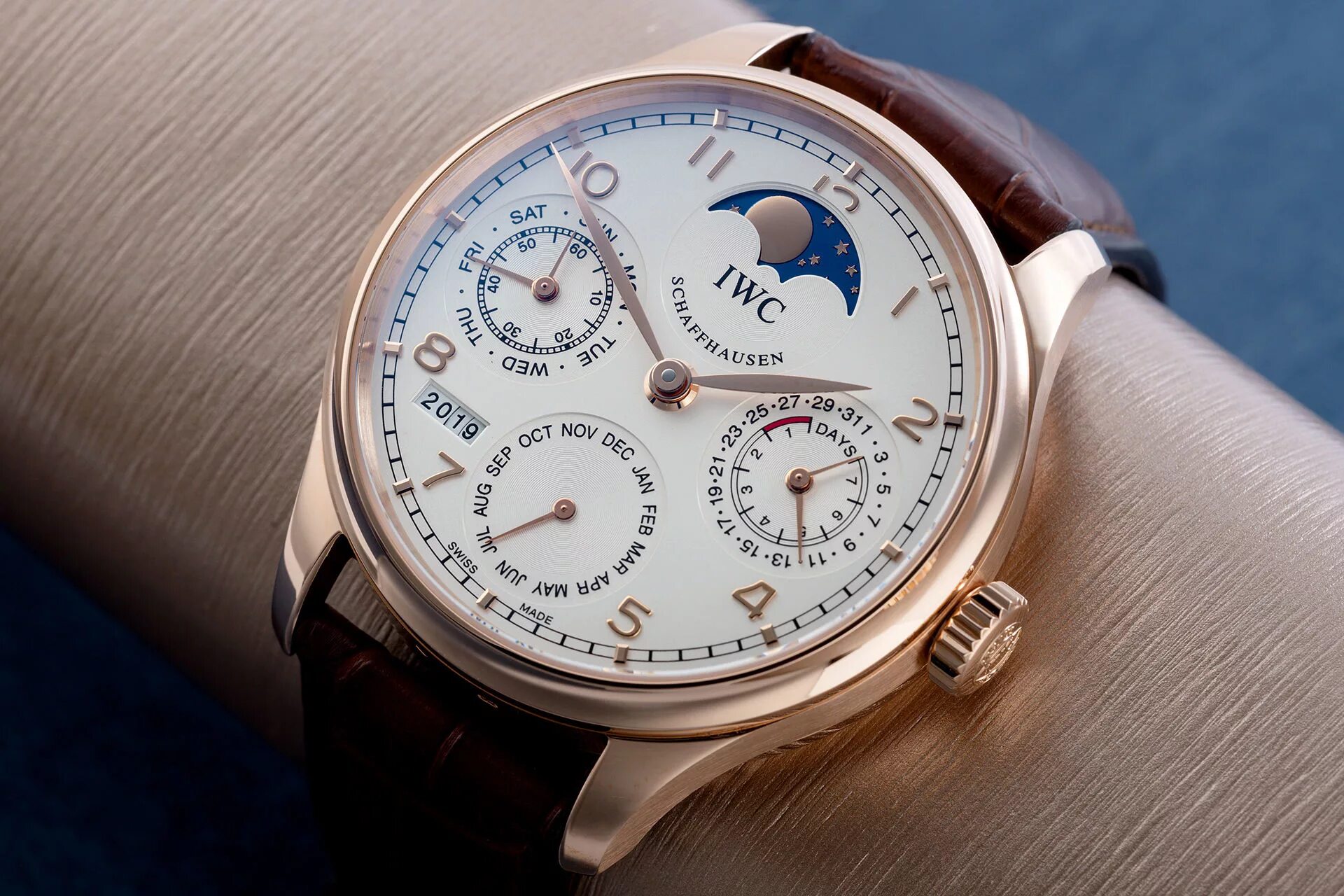 Наручные часы iwc iw390406. Iwc da vinci perpetual calendar chronograph in steel. Iwc iw323906. Iwc portugieser perpetual calendar iw502307. Meisterstuck perpetual calendar перевод.