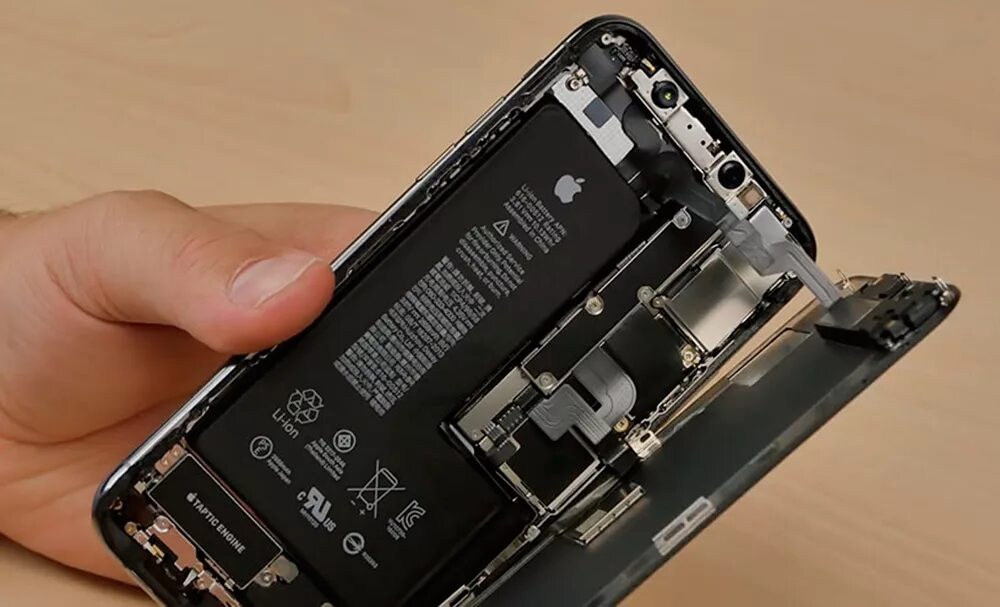 Iphone 13 pro батарея. Батарея айфон 11. Аккумулятор iphone 11 pro max. Замена аккумулятора 14 про макс. Акб iphone 11 11 pro 11 pro max.