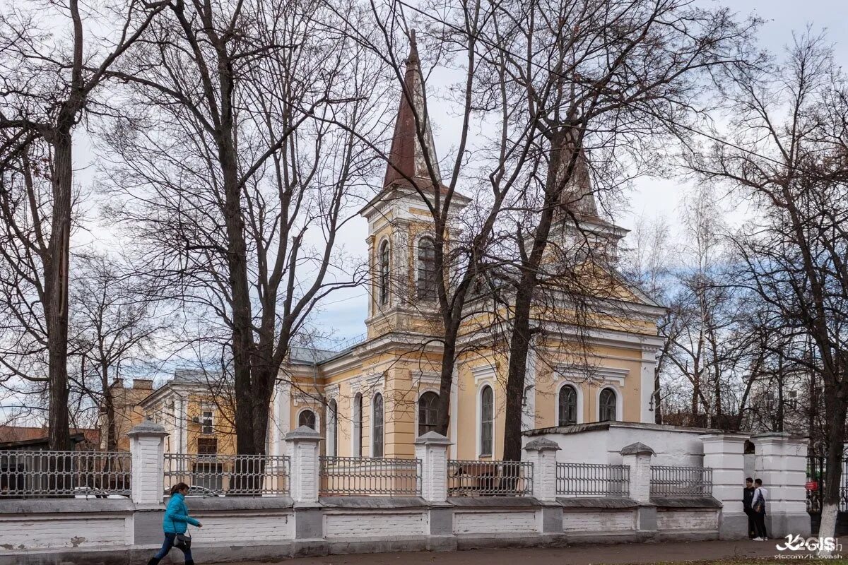 Улица толстого 17. Горького 28а Казань. Ул Максима Горького 28. Римско католический костел Казань. Толстого 17 Казань.